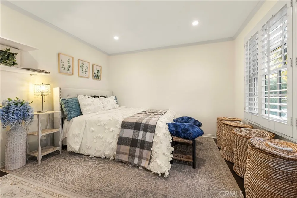 57 Hillsdale Newport Beach, CA 92660