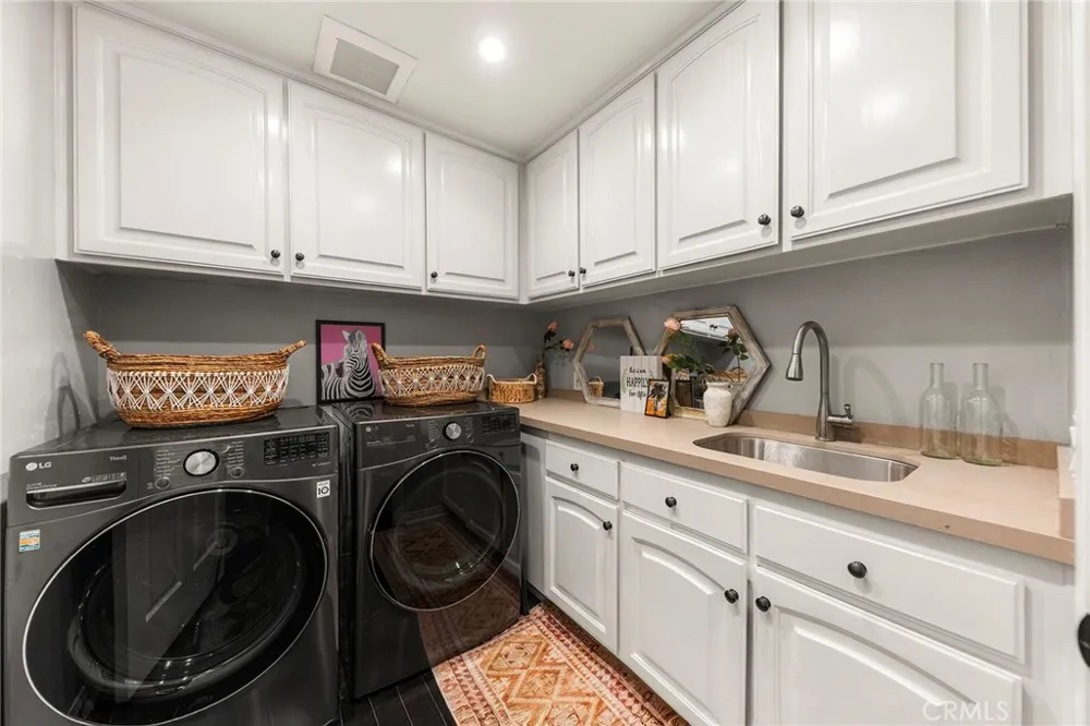 57 Hillsdale Newport Beach, CA 92660