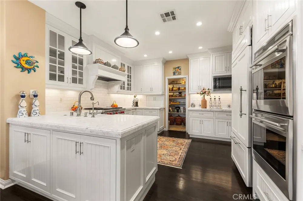 57 Hillsdale Newport Beach, CA 92660