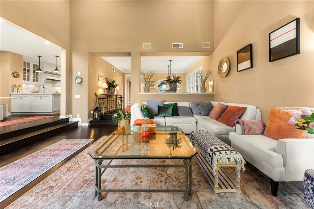 57 Hillsdale Newport Beach, CA 92660