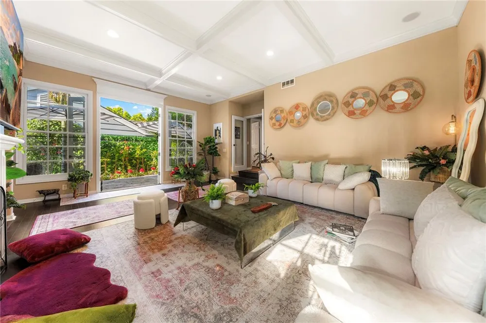 57 Hillsdale Newport Beach, CA 92660