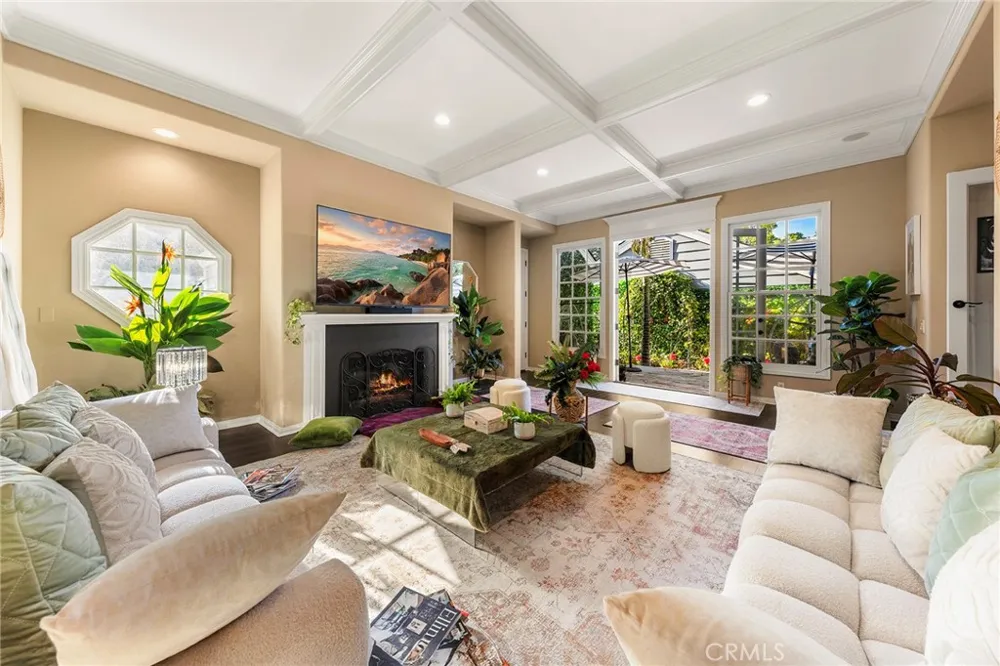 57 Hillsdale Newport Beach, CA 92660
