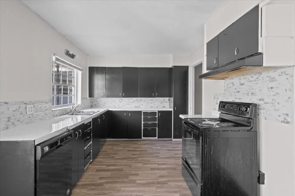 103 W Beaumont Thrall, TX 76578