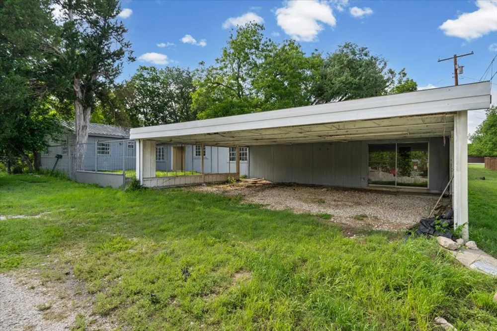 103 W Beaumont Thrall, TX 76578
