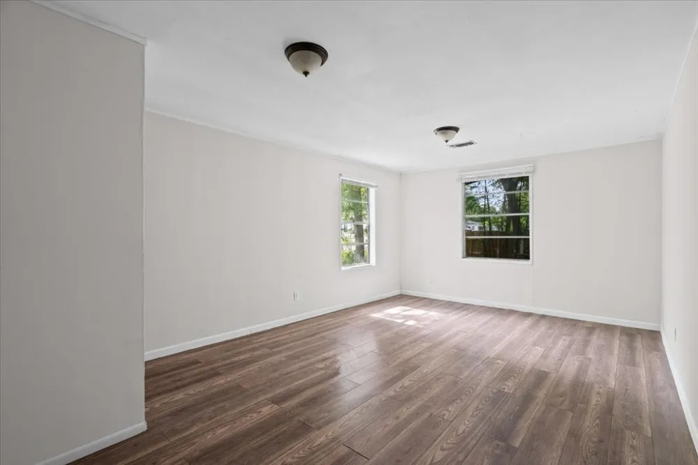 103 W Beaumont Thrall, TX 76578