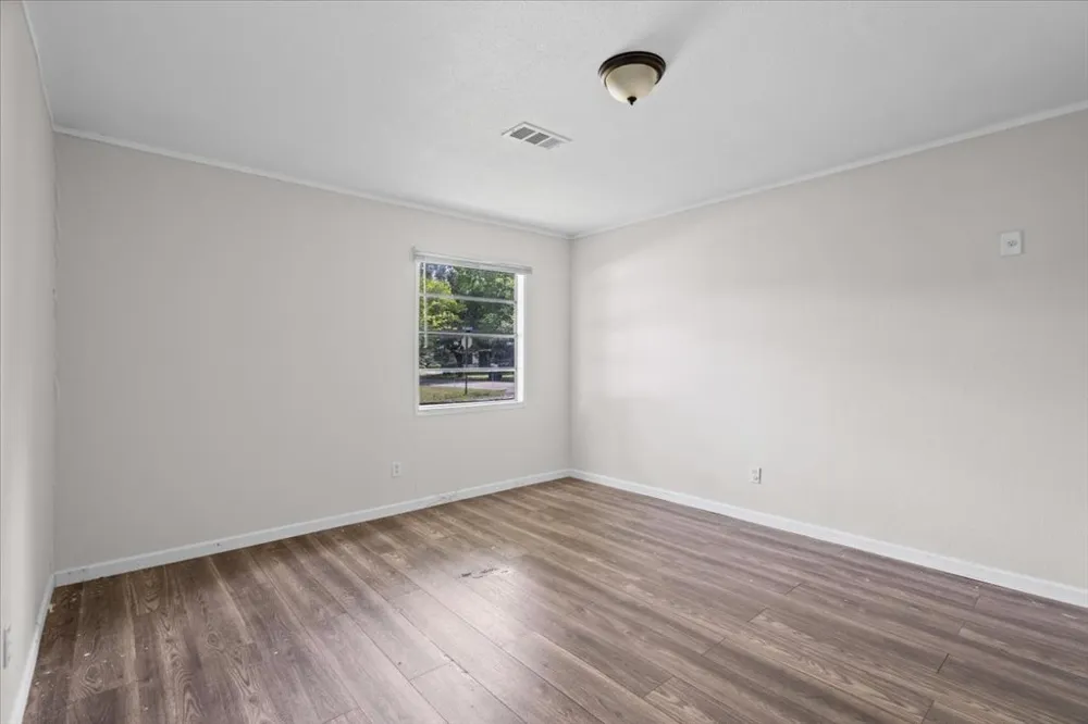 103 W Beaumont Thrall, TX 76578