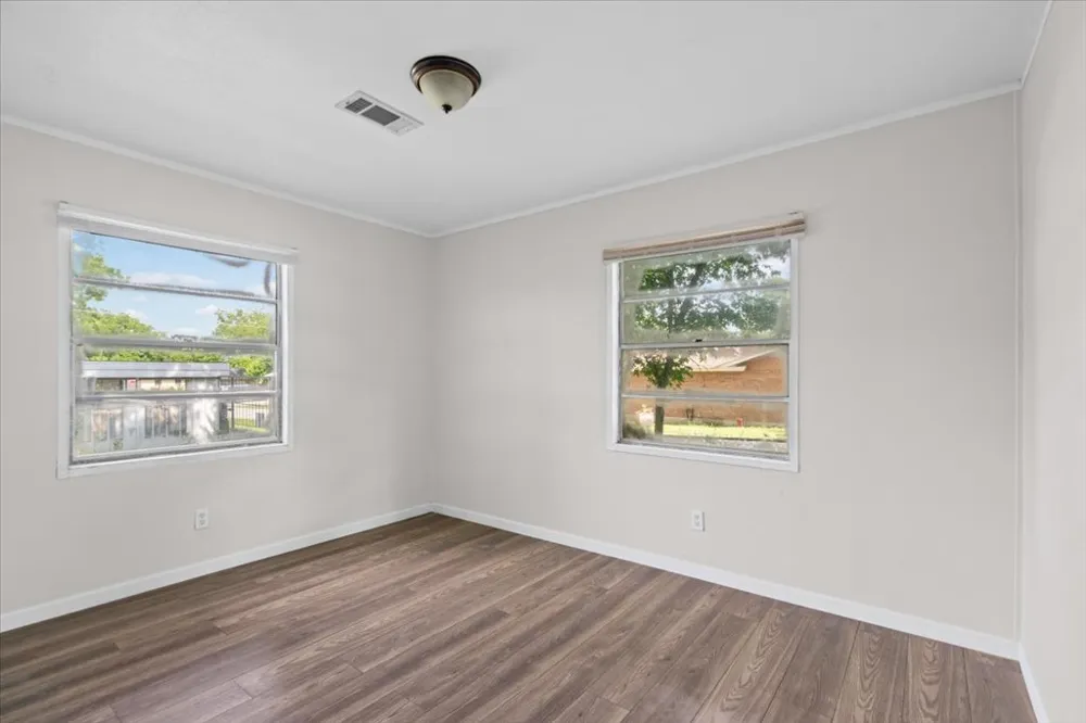 103 W Beaumont Thrall, TX 76578