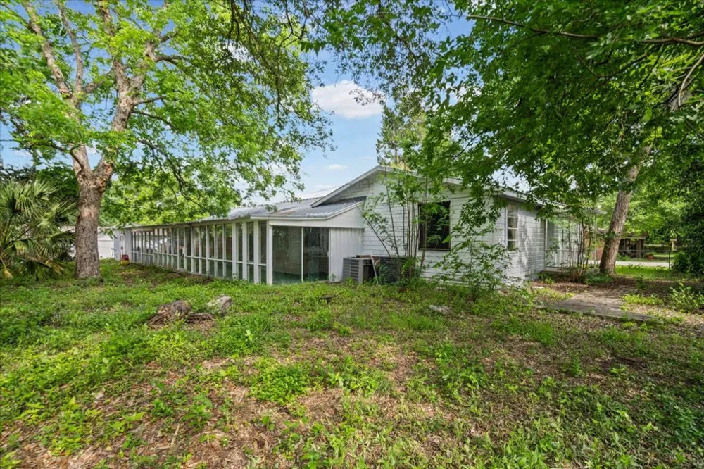 103 W Beaumont Thrall, TX 76578