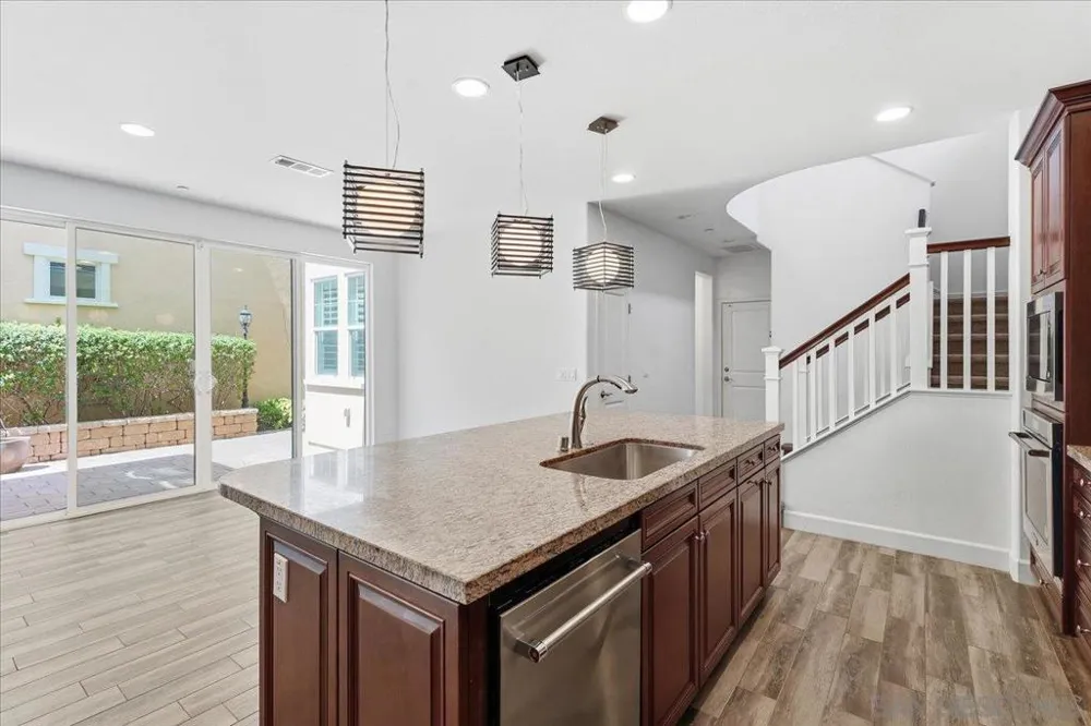 6692 Dondero Trail San Diego, CA 92130