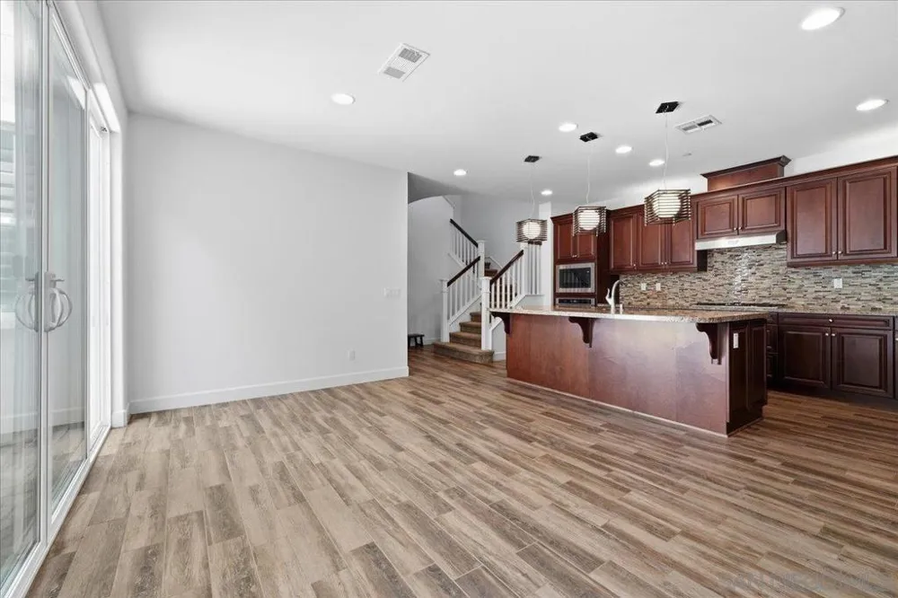 6692 Dondero Trail San Diego, CA 92130