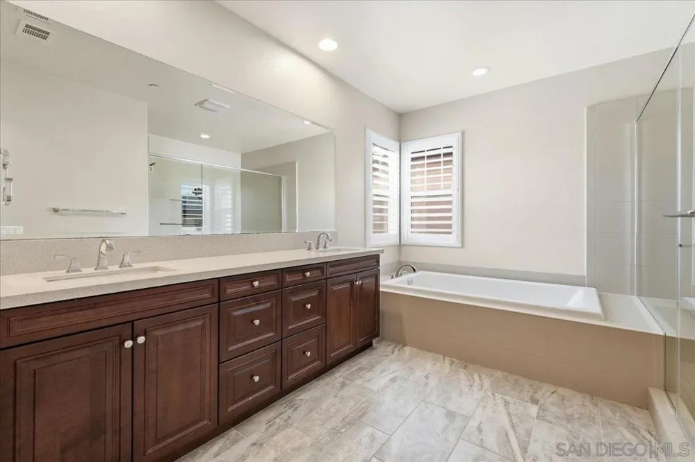 6692 Dondero Trail San Diego, CA 92130