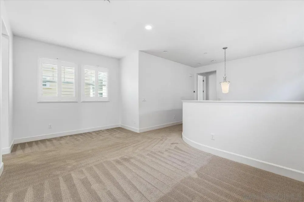 6692 Dondero Trail San Diego, CA 92130