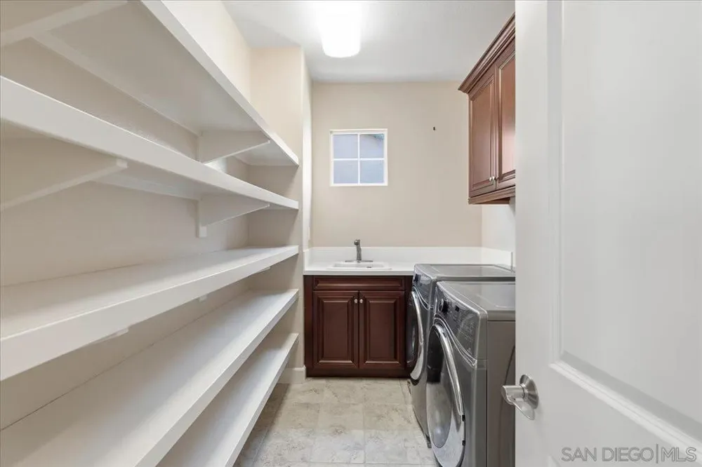 6692 Dondero Trail San Diego, CA 92130