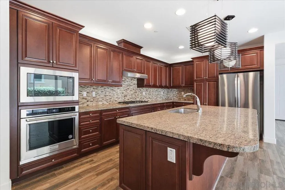 6692 Dondero Trail San Diego, CA 92130