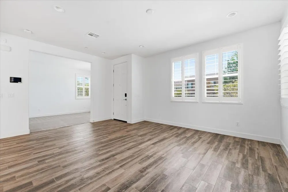 6692 Dondero Trail San Diego, CA 92130