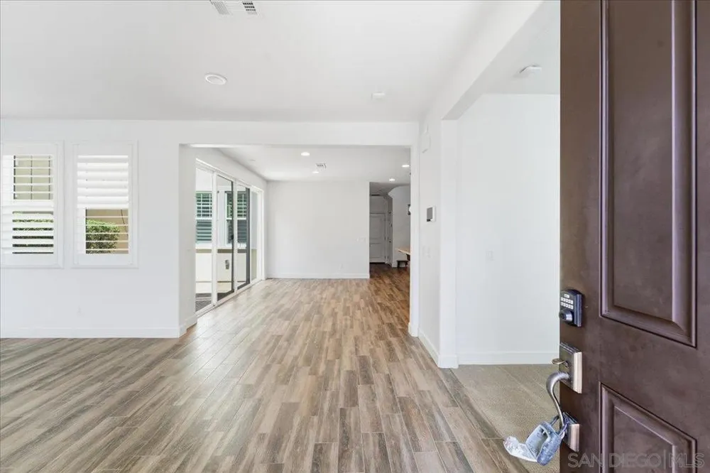 6692 Dondero Trail San Diego, CA 92130