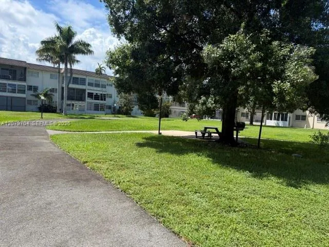 1751 NW 75th Ave #303 Plantation, FL 33313