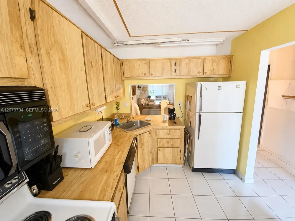 1751 NW 75th Ave #303 Plantation, FL 33313