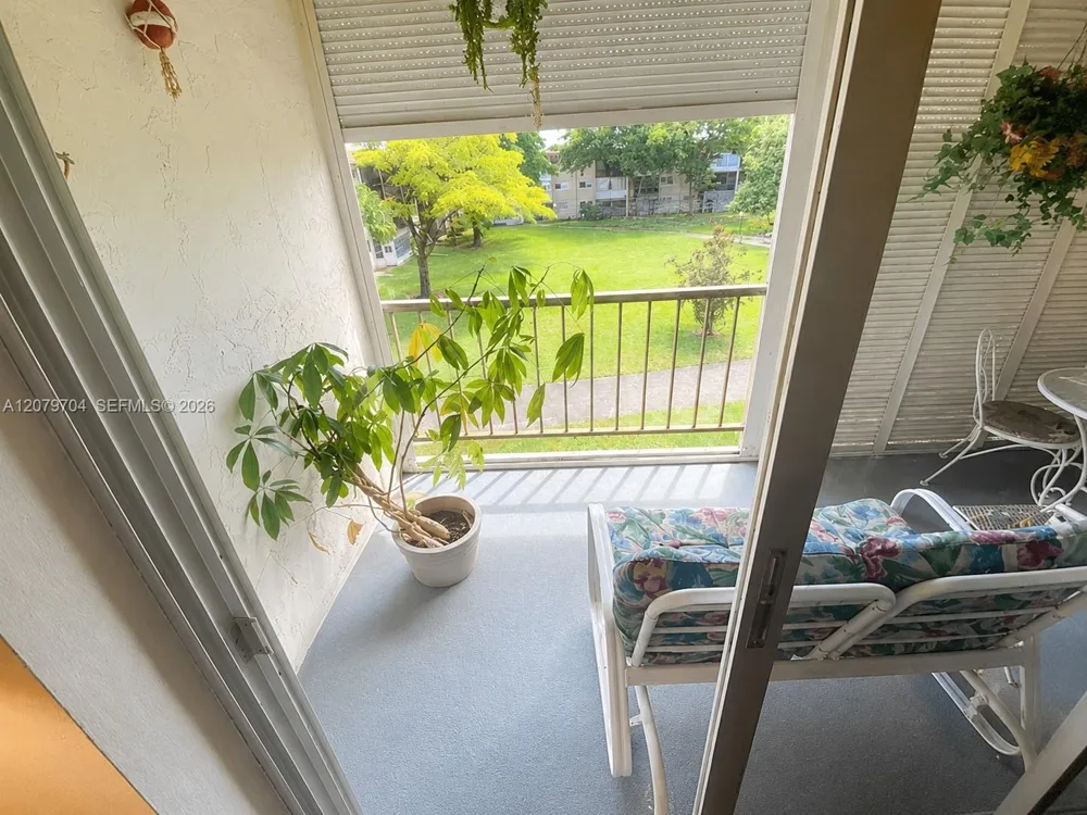 1751 NW 75th Ave #303 Plantation, FL 33313