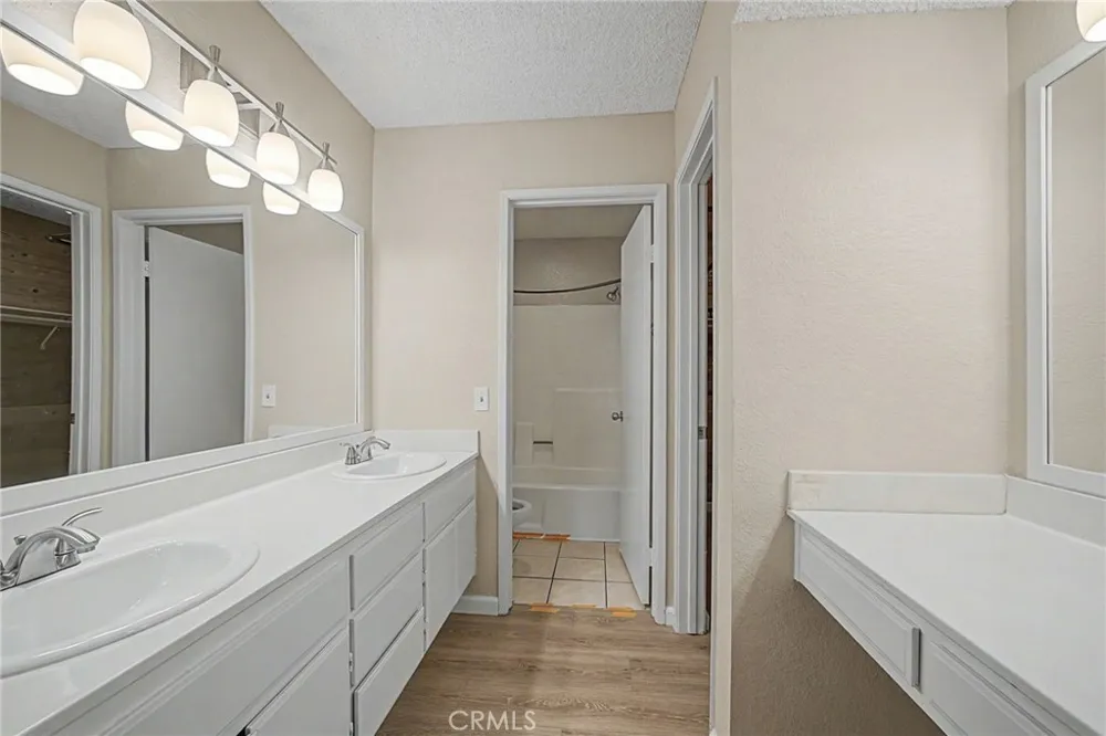 1754 Shady Oaks Court Azusa, CA 91702
