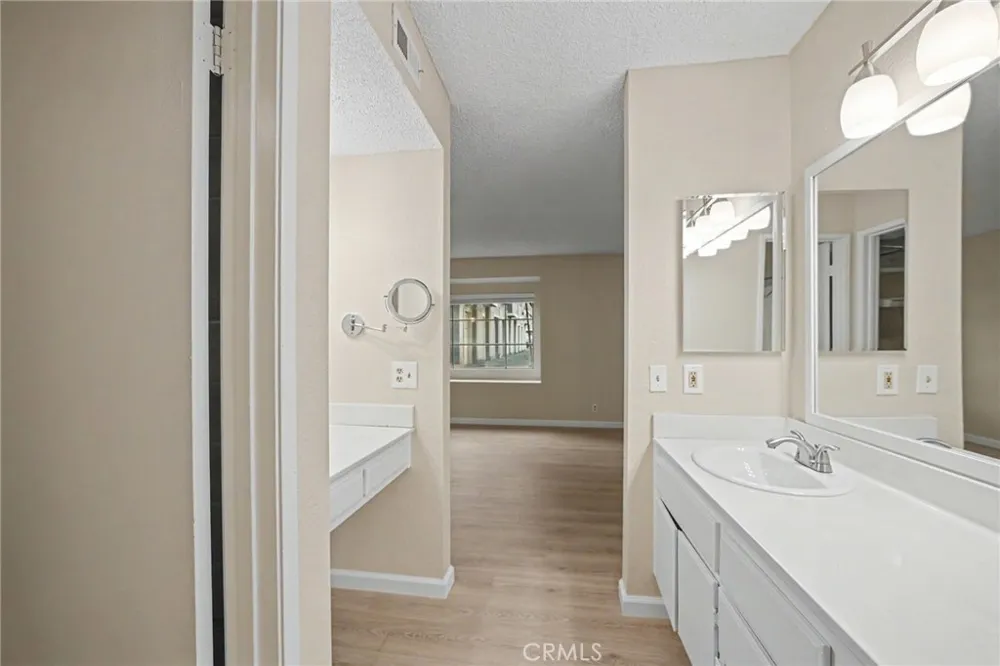1754 Shady Oaks Court Azusa, CA 91702