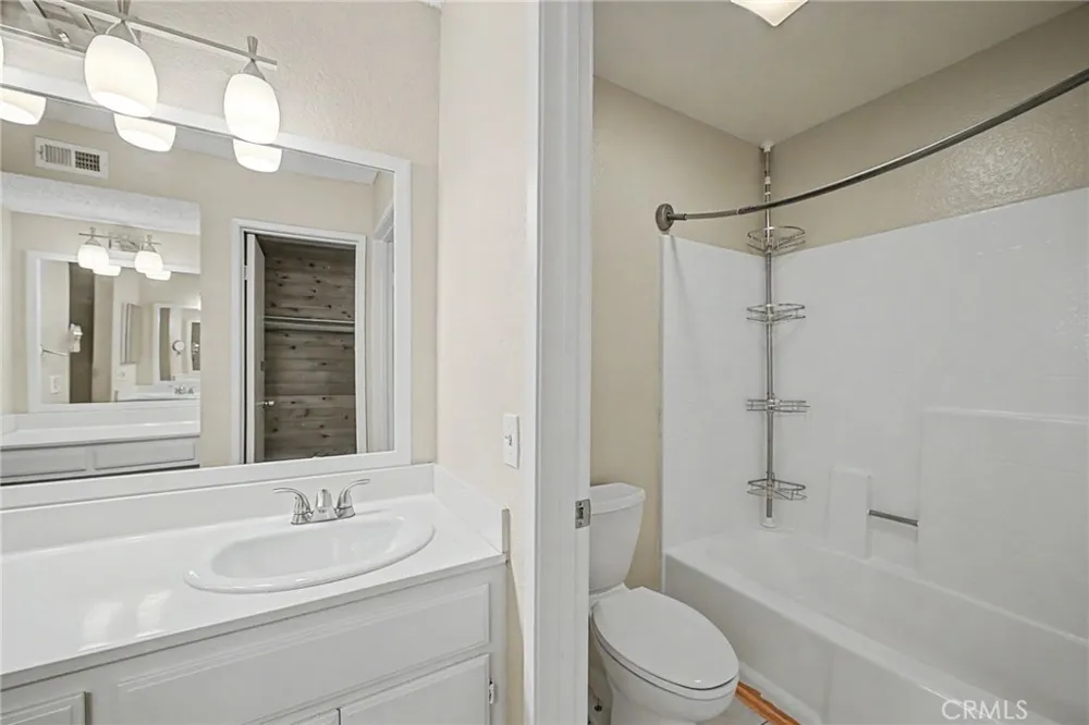 1754 Shady Oaks Court Azusa, CA 91702