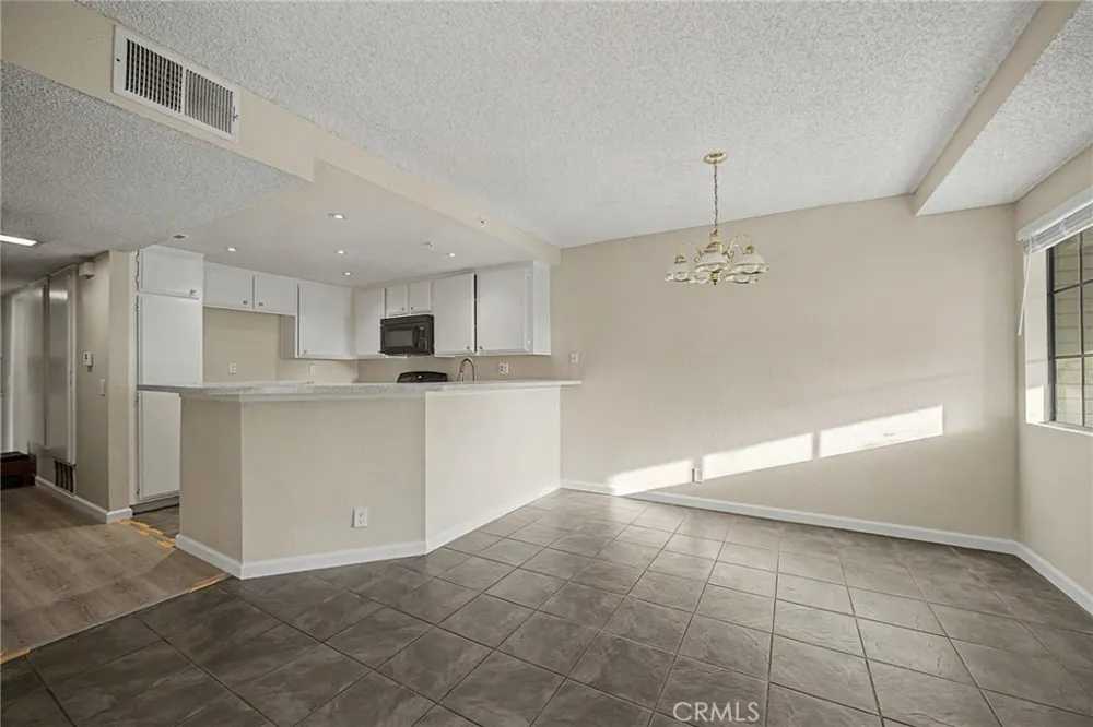 1754 Shady Oaks Court Azusa, CA 91702