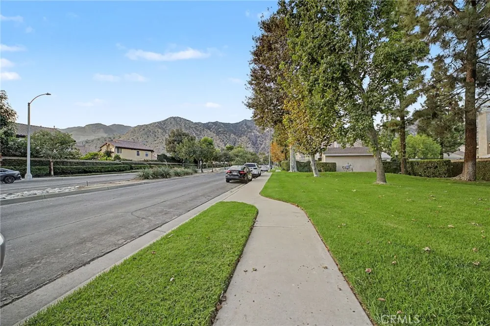 1754 Shady Oaks Court Azusa, CA 91702