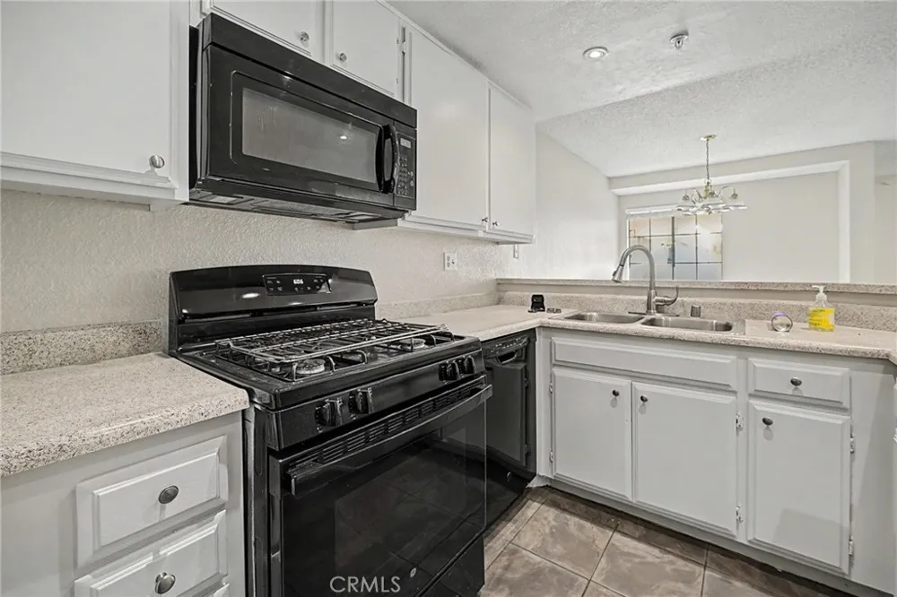 1754 Shady Oaks Court Azusa, CA 91702