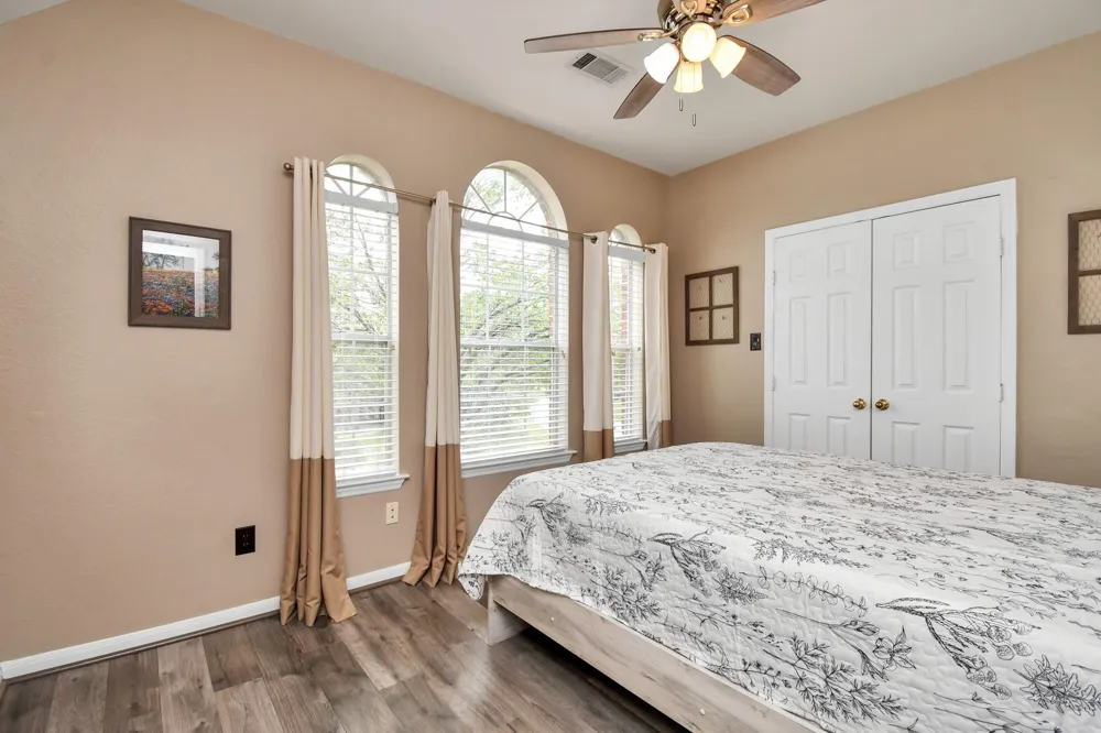 7 New Dawn Place Conroe, TX 77385
