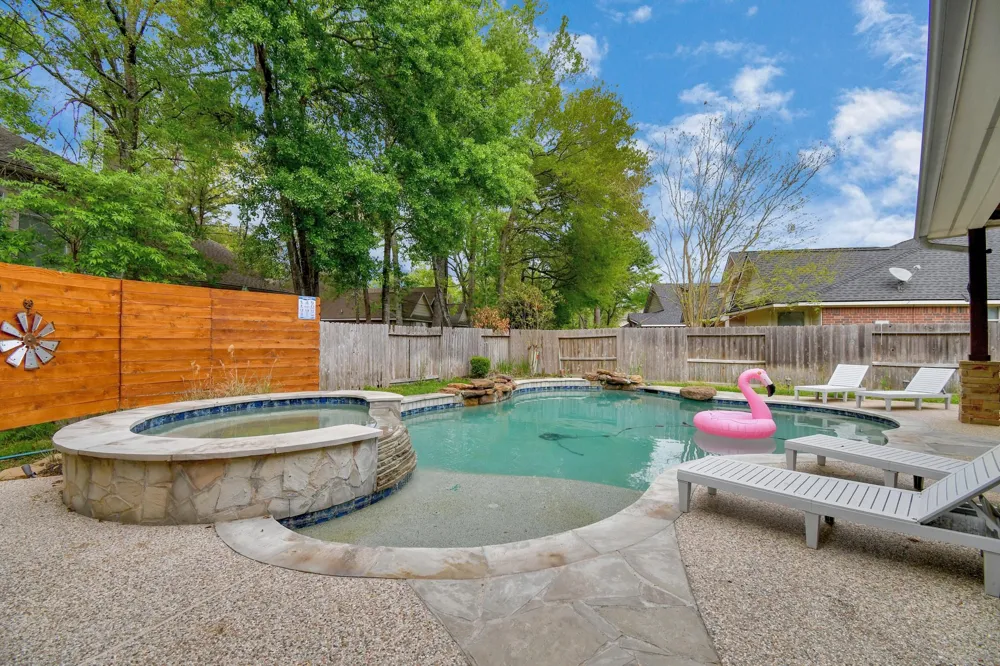 7 New Dawn Place Conroe, TX 77385