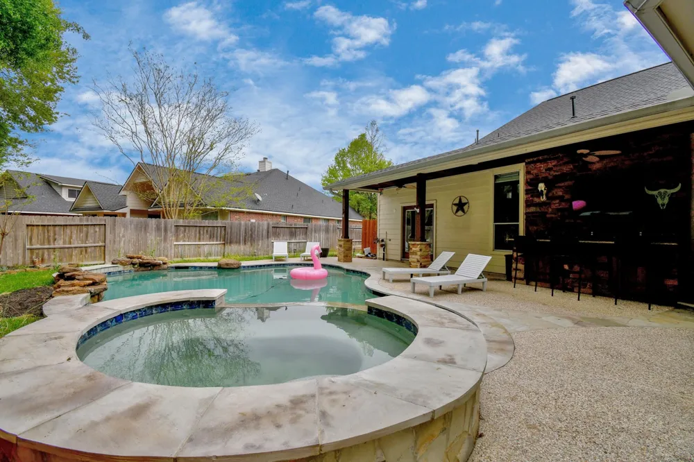 7 New Dawn Place Conroe, TX 77385