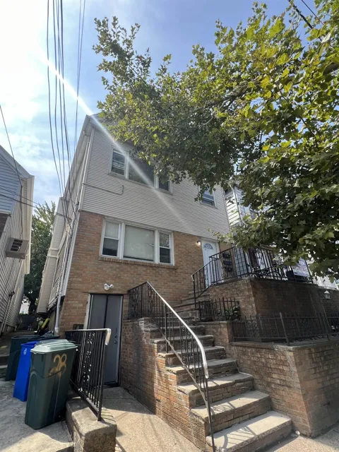 28 EAST 47TH ST