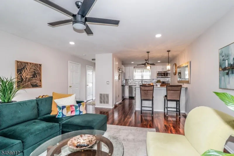 323 Ventnor Ct Piscataway, NJ 08854