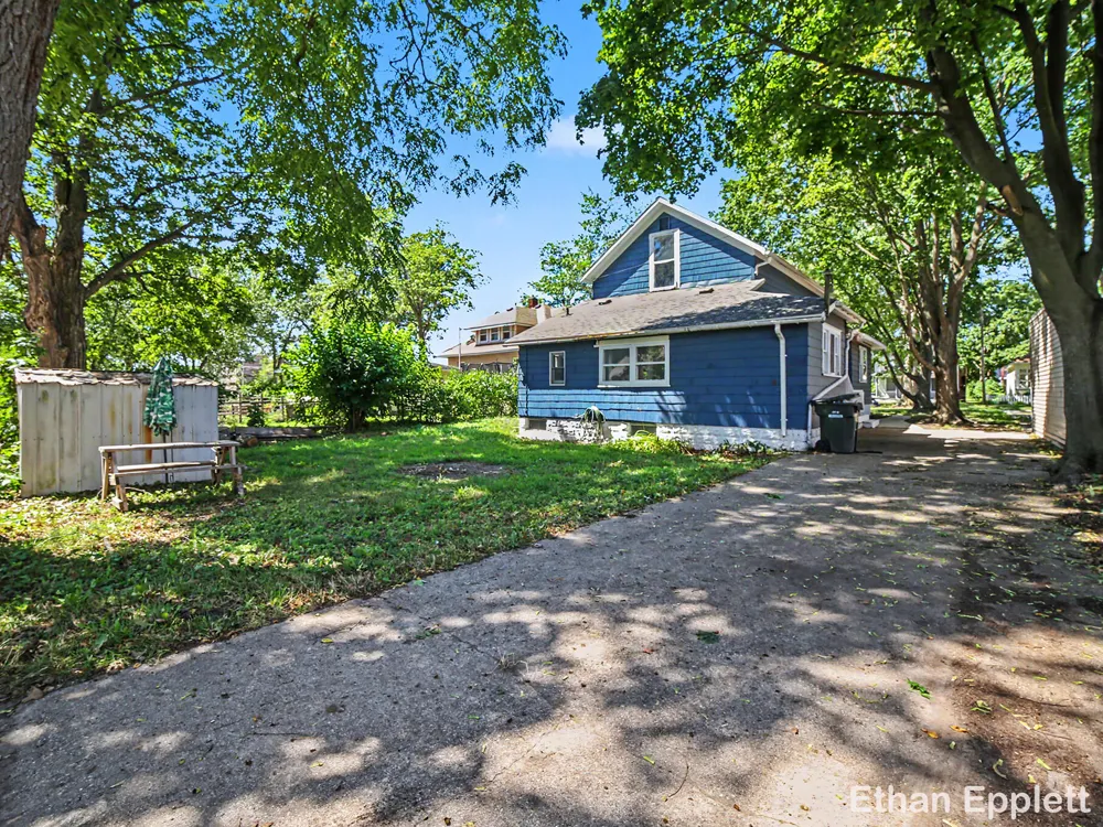 1532 Leahy Street Muskegon City, MI 49442