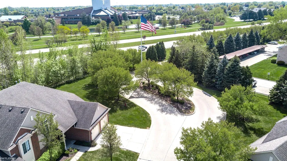 14225 Shadywood Drive Sterling Heights City, MI 48312