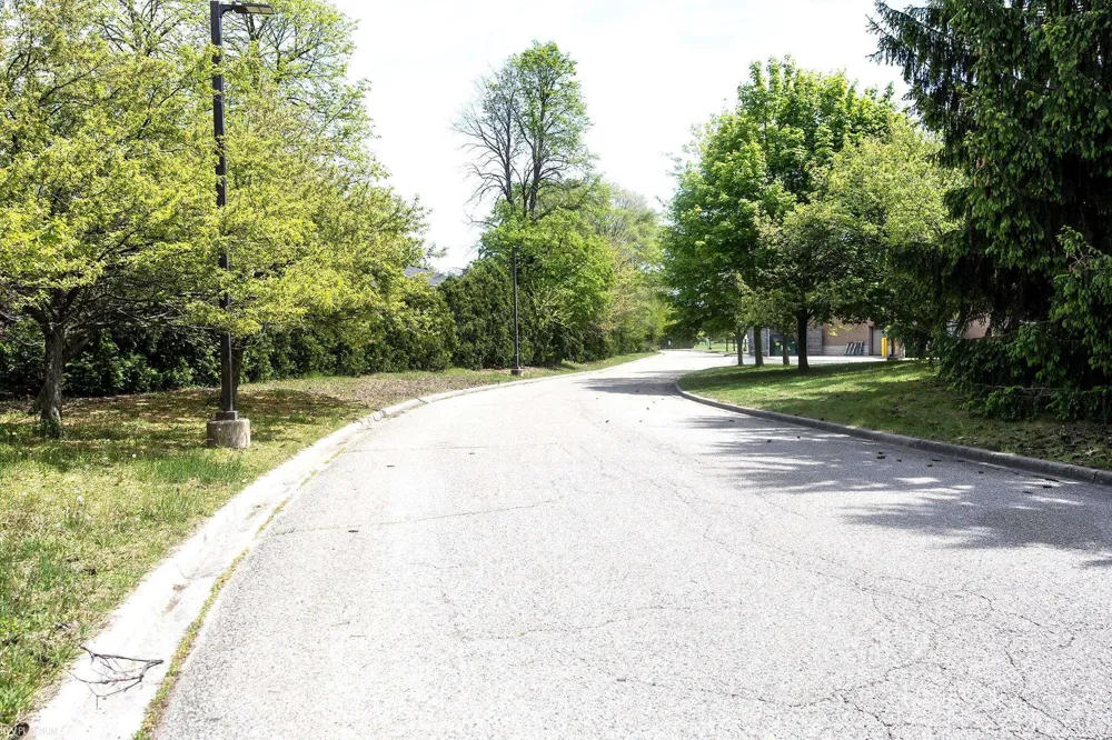 14225 Shadywood Drive Sterling Heights City, MI 48312