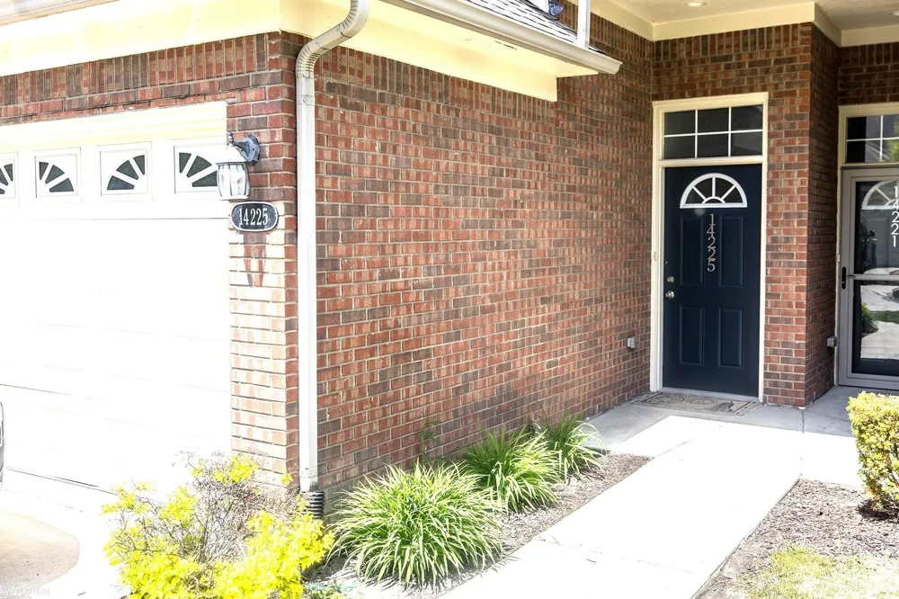 14225 Shadywood Drive Sterling Heights City, MI 48312
