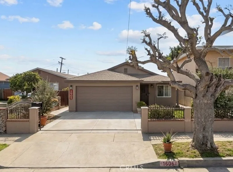 1606 E Sandison Wilmington, CA 90744