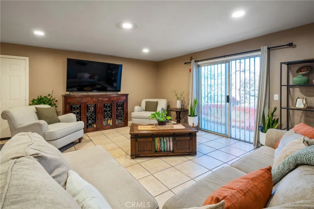 1606 E Sandison Wilmington, CA 90744