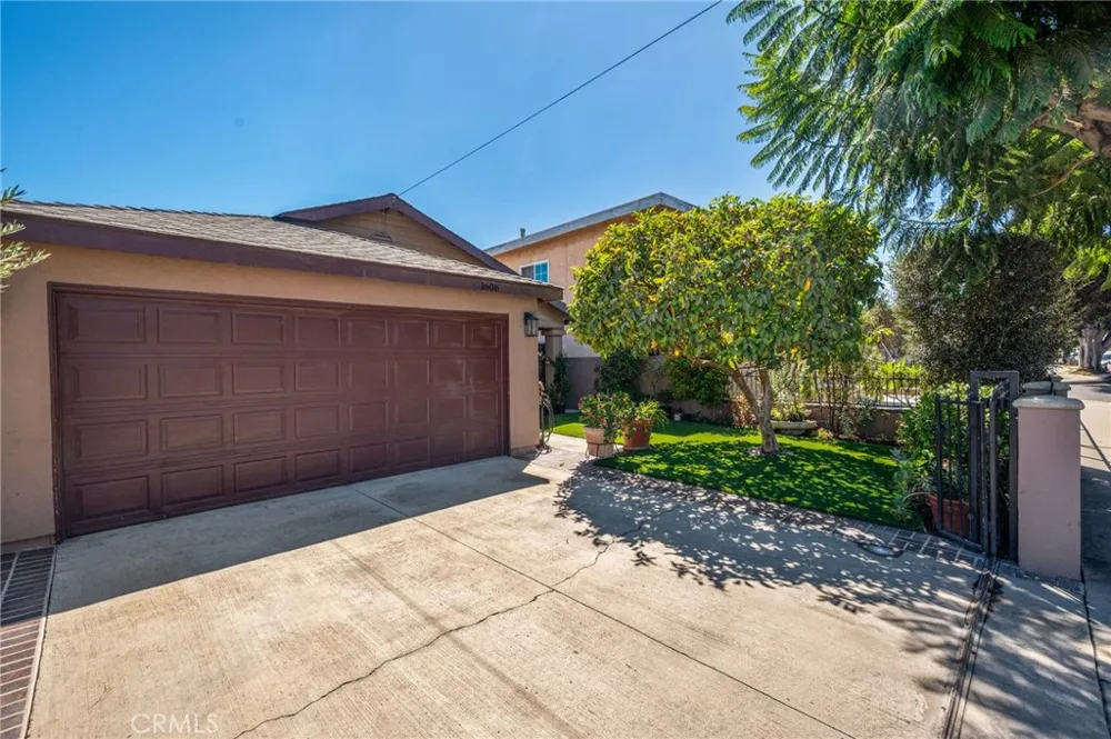 1606 E Sandison Wilmington, CA 90744
