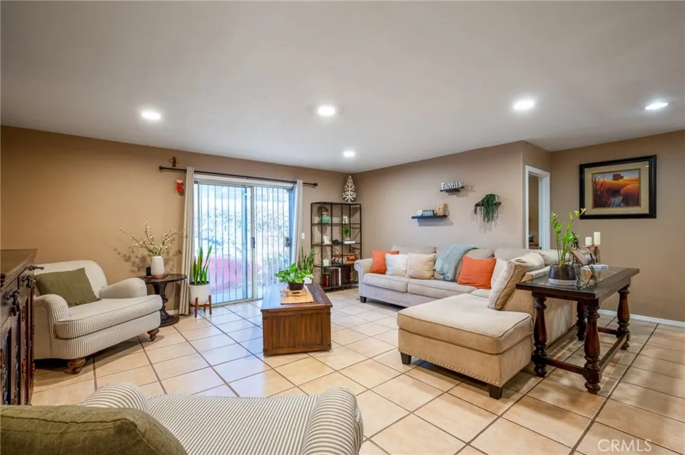 1606 E Sandison Wilmington, CA 90744