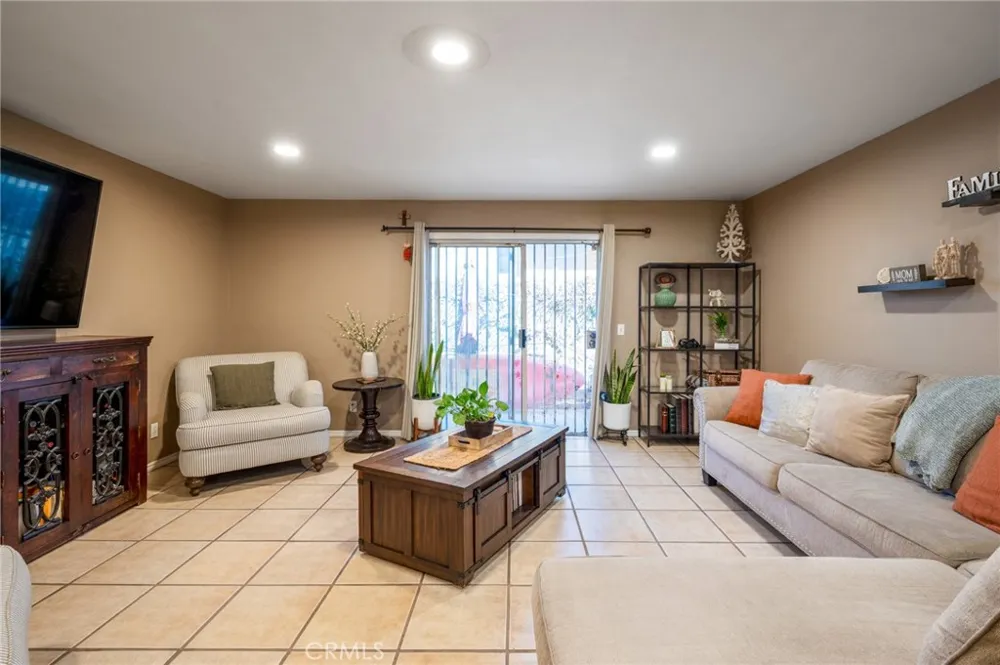 1606 E Sandison Wilmington, CA 90744