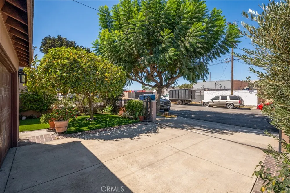 1606 E Sandison Wilmington, CA 90744