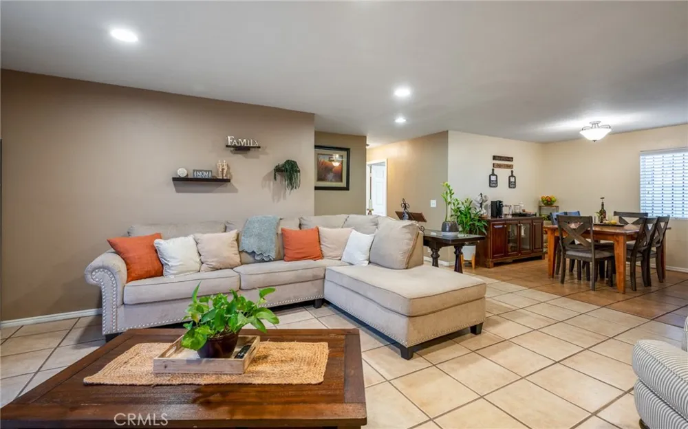 1606 E Sandison Wilmington, CA 90744