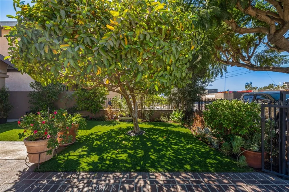 1606 E Sandison Wilmington, CA 90744