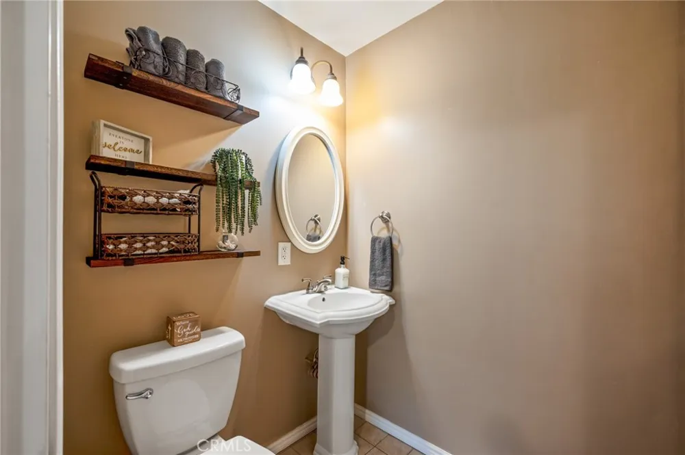 1606 E Sandison Wilmington, CA 90744