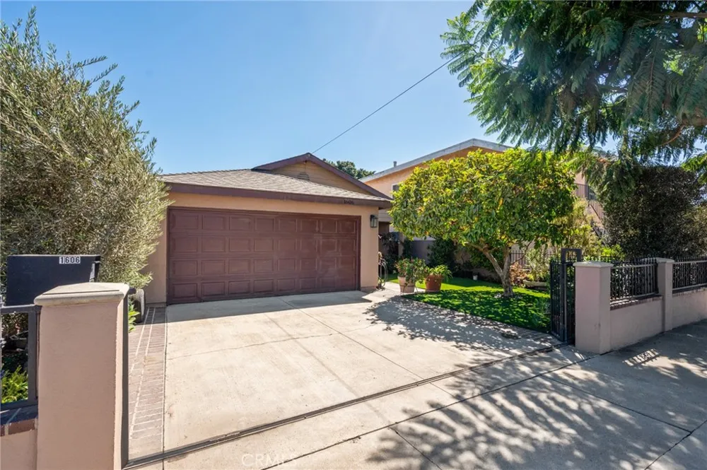 1606 E Sandison Wilmington, CA 90744