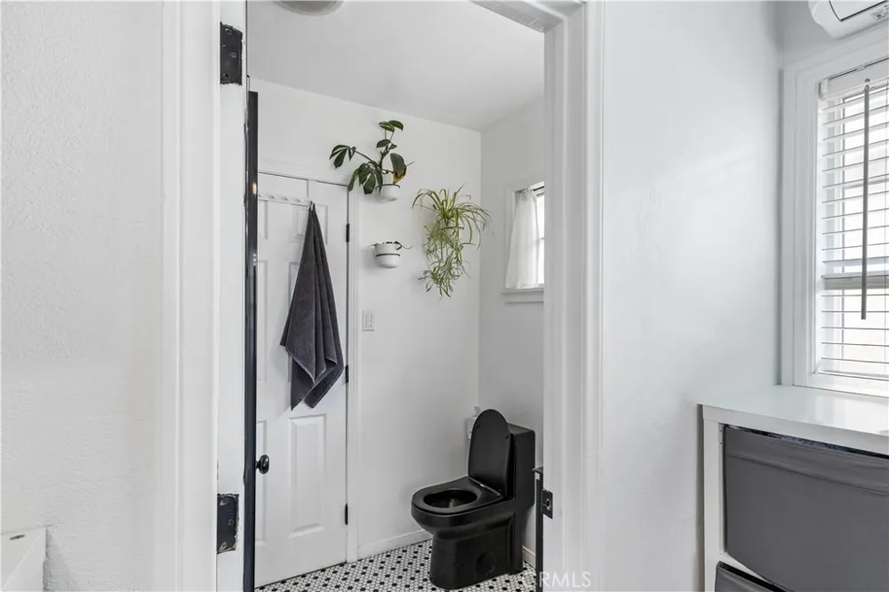 714 Brady East Los Angeles, CA 90022