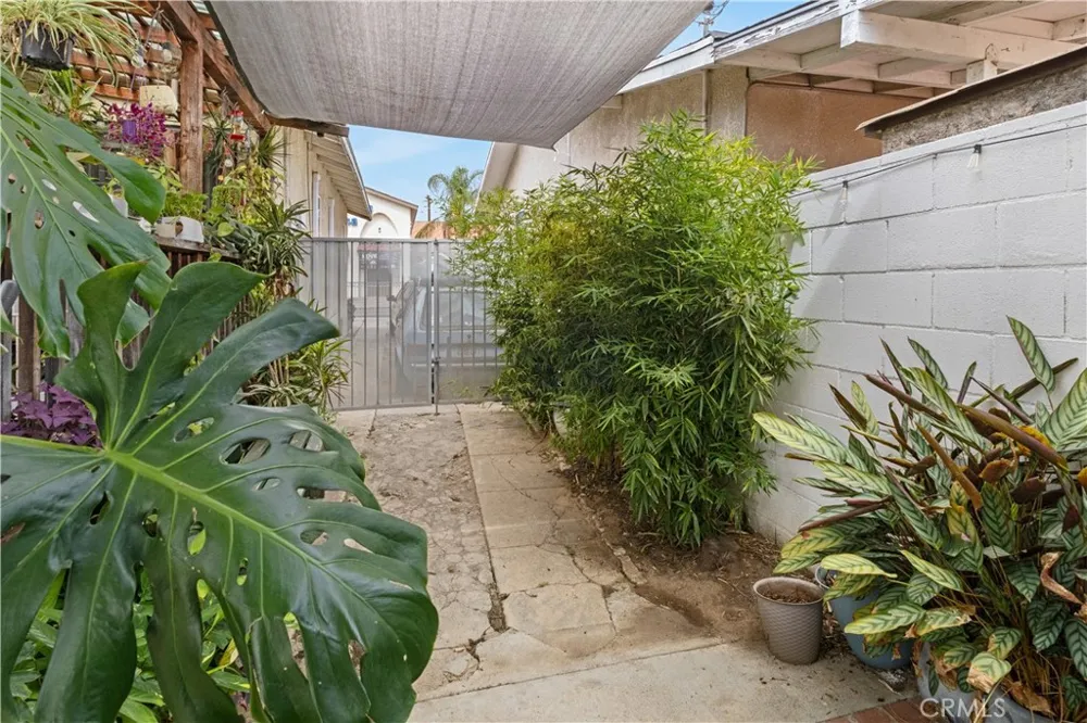 714 Brady East Los Angeles, CA 90022